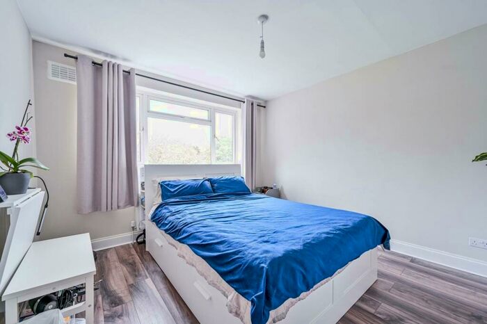 3 Bedroom Terraced House To Rent In Eltham Road, Kidbrooke, London, SE9