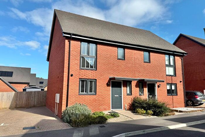 3 Bedroom Semi-Detached House For Sale In Coldland Road, Whiteley, PO15