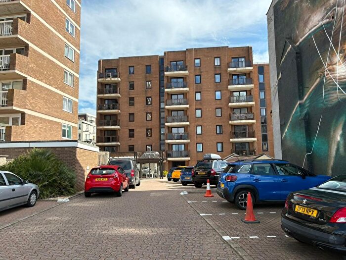 1 Bedroom Flat To Rent In Knightstone Road, Weston-Super-Mare, BS23