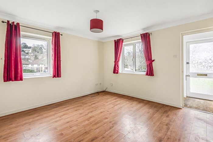 2 Bedroom Apartment To Rent In High Wycombe, Buckinghamshire, HP13