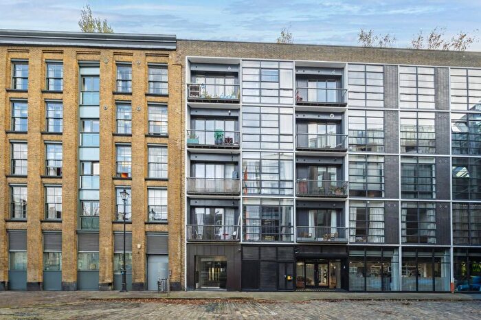 1 Bedroom Flat For Sale In St Johns Square, Clerkenwell, London, EC1V