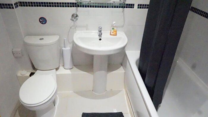 2 Bedroom Flat To Rent In City Exchange, Lowgate, Hull, HU1