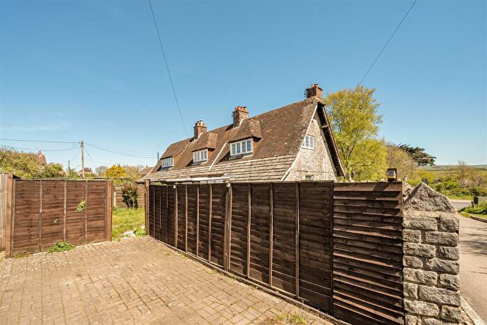 3 Bedroom End Of Terrace House For Sale In East Street, Corfe Castle, Wareham, BH20 - Photo 2