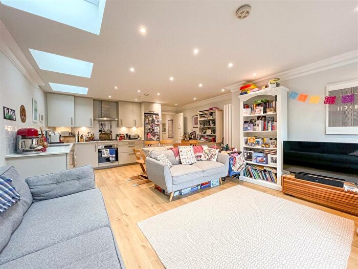 2 Bedroom Property To Rent In Rutland Gardens, London, N4