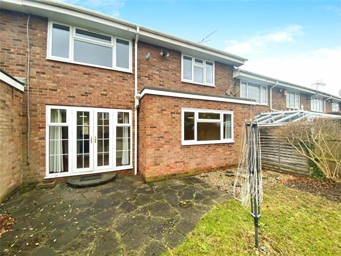 4 Bedroom House To Rent In Penshurst Way, Sutton, Surrey, SM2