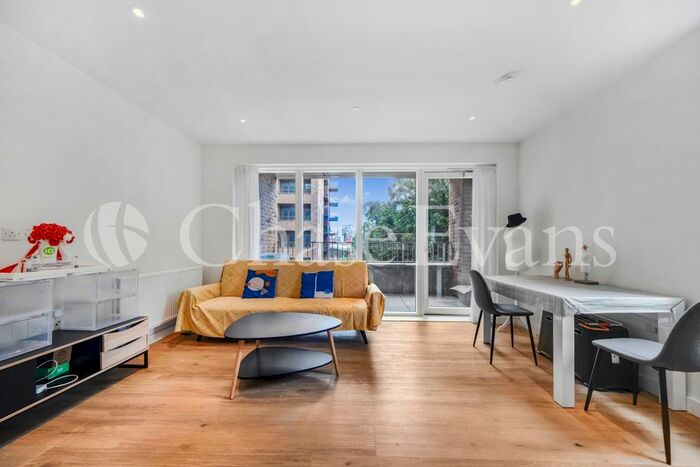 2 Bedroom Flat To Rent In Mary Neuner Road, Clarendon, Hornsey, London, N8