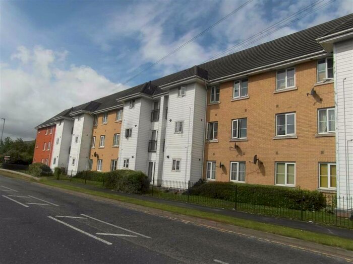 2 Bedroom Flat To Rent In Gower Place, Chafford Hundred, Essex, RM16