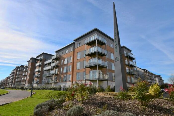 2 Bedroom Flat To Rent In Windsor Court, Pennyroyal Drive, West Drayton, UB7