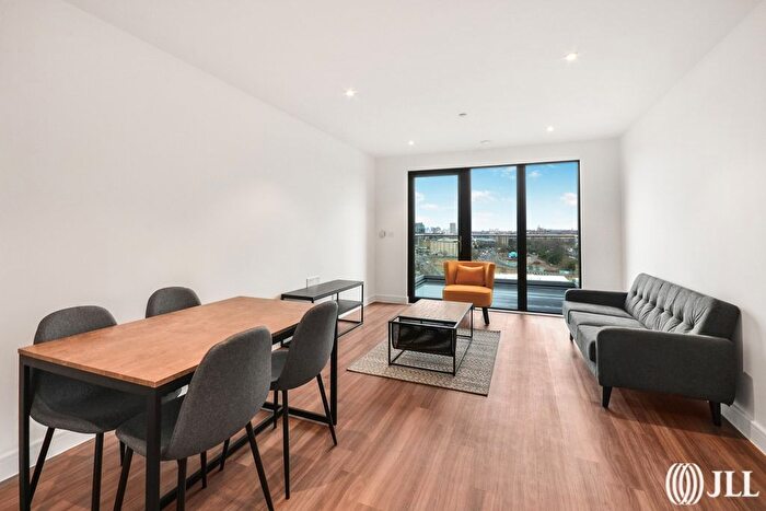 2 Bedroom Flat To Rent In Creek Lane, London, SW18