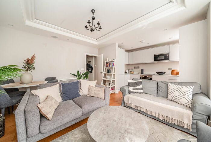 2 Bedroom Flat To Rent In Birkbeck Road, London, W3