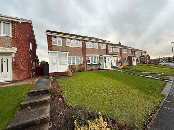 3 Bedroom Semi-Detached House For Sale In Woodstock Way, Hartlepool, TS27