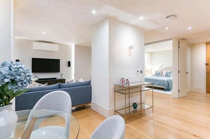 1 Bedroom Flat To Rent In Great Portland Street, London, W1W