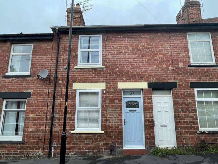 2 Bedroom Terraced House To Rent In Regent Mount, Harrogate, HG1