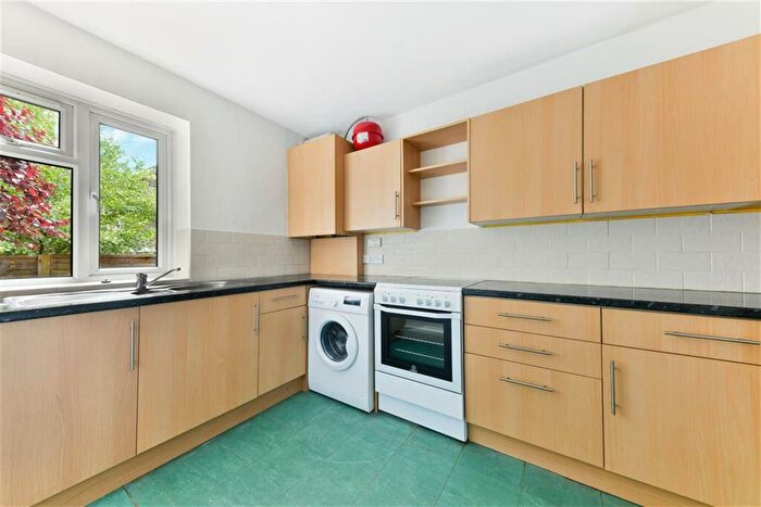 1 Bedroom Apartment To Rent In Nailsworth Crescent, Merstham, Surrey, RH1