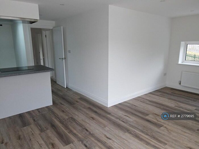 2 Bedroom Flat To Rent In Court Wood Lane, Croydon, CR0