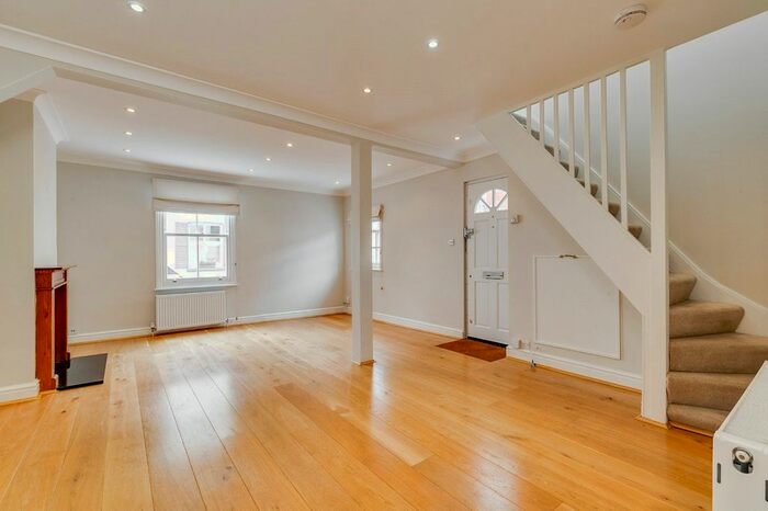 2 Bedroom End Of Terrace House To Rent In Cambridge Cottages, Kew, Surrey, TW9