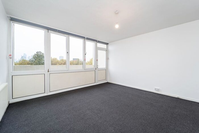 2 Bedroom Flat To Rent In Royal Street, London, SE1