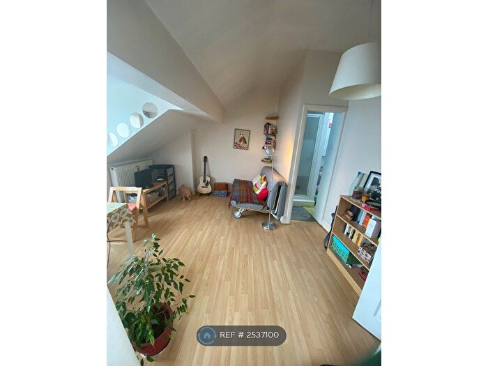 1 Bedroom Flat To Rent In Withington, Manchester, M20