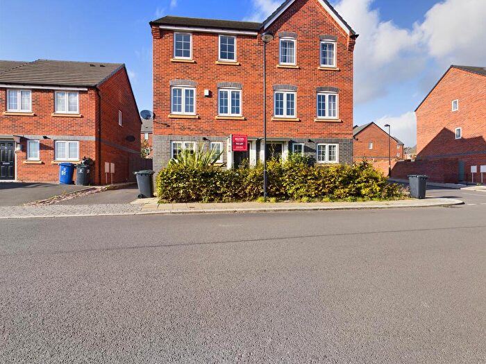 4 Bedroom Semi Detached House To Rent In Commercial Road, Hanley, Stoke-on-Trent, ST1