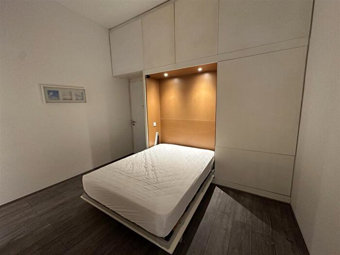 Studio To Rent In Abito, Greengate, M3