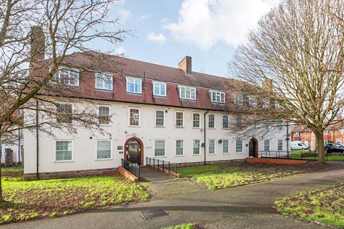 2 Bedroom Flat For Sale In Greenbay Road, London, SE7