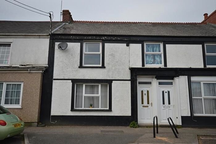 2 Bedroom Property To Rent In Church Street, Carharrack, TR16