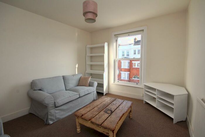 1 Bedroom Flat To Rent In Graham Road, Hackney, London, E8