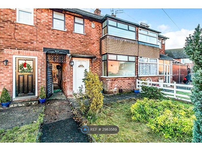 3 Bedroom Terraced House To Rent In Ramsey Street, Manchester, M40