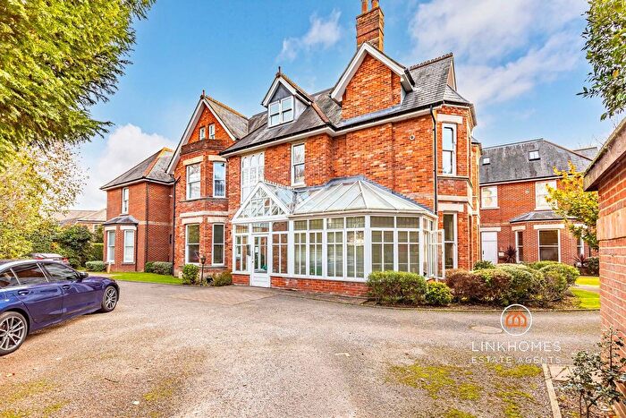 2 Bedroom Flat For Sale In Cavendish Road, Bournemouth, BH1