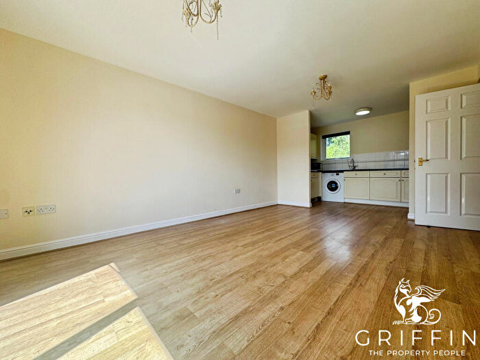 2 Bedroom Flat To Rent In Howard Road, Chafford Hundred, Grays, RM16