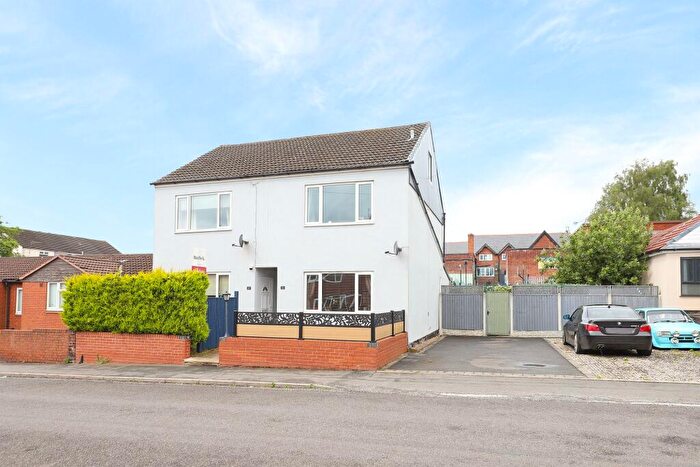 3 Bedroom Semi-Detached House For Sale In South Street North, New Whittington, S43