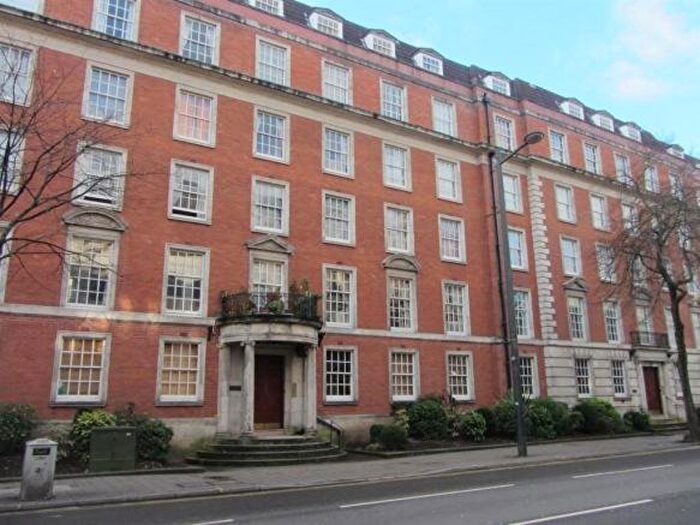 3 Bedroom Flat To Rent In Westgate Street, Cardiff, CF10