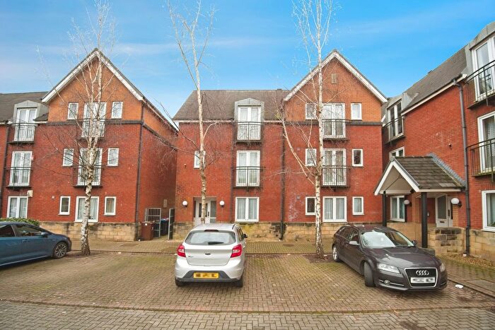 2 Bedroom Flat For Sale In Halliard Court, Barquentine Place, Cardiff, CF10