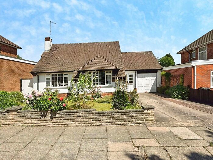 2 Bedroom Detached Bungalow For Sale In Englefield Road, Leicester, LE5