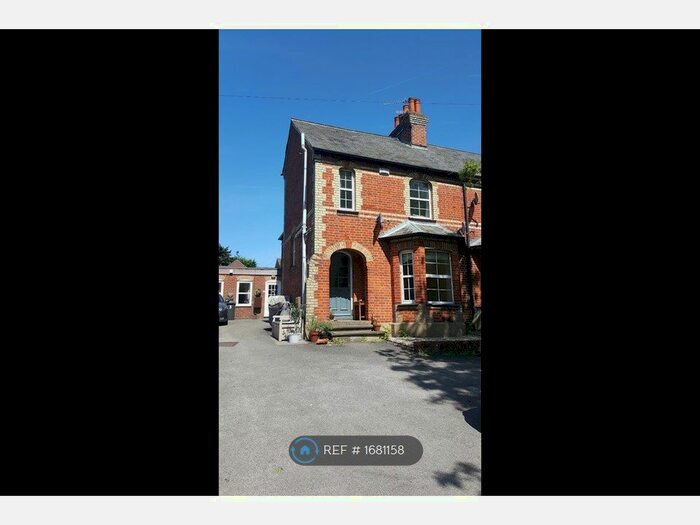 1 Bedroom Maisonette To Rent In London Road, High Wycombe, HP11