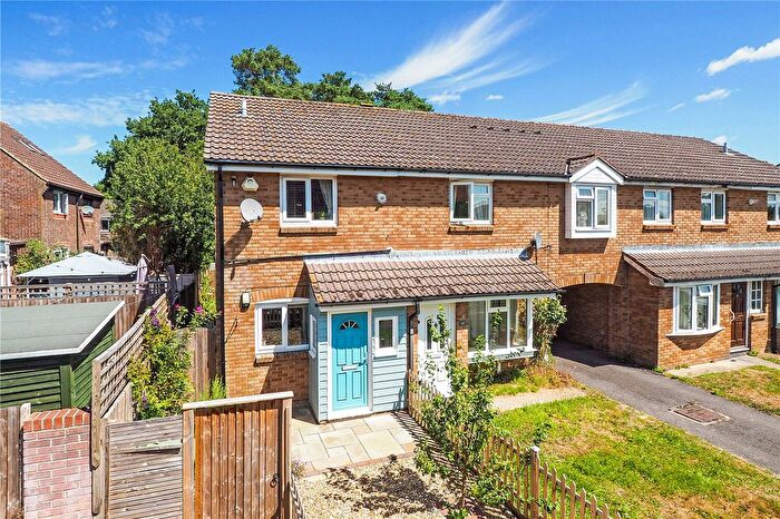 2 Bedroom End Terrace House For Sale In Wheatear Drive, Petersfield, Hampshire, GU31