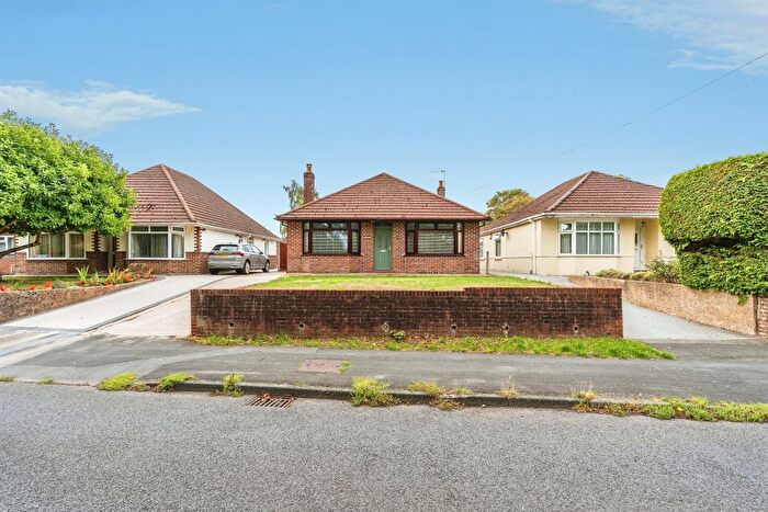 3 Bedroom Detached Bungalow For Sale In Water Lane, Totton, Southampton, SO40