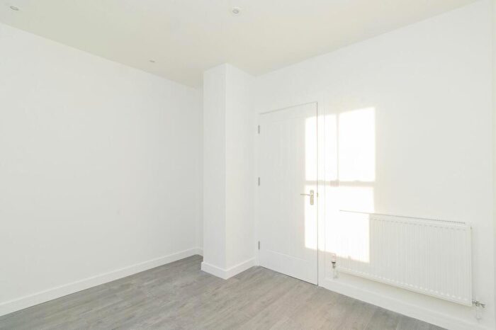 2 Bedroom Apartment To Rent In Buenos Ayres, Margate, CT9
