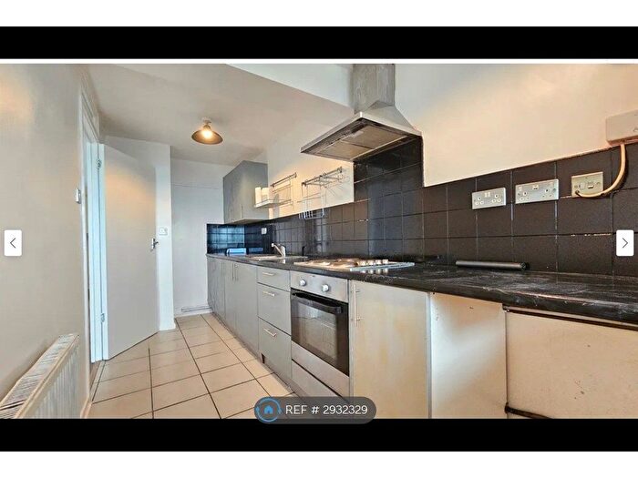 2 Bedroom Flat To Rent In Orchard House, Erith, DA8