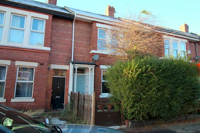 3 Bedroom Flat To Rent In Hyde Terrace, Gosforth, Newcastle Upon Tyne, NE3