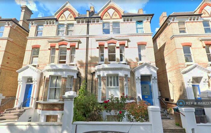 Studio To Rent In St. Andrews Square, Surbiton, KT6