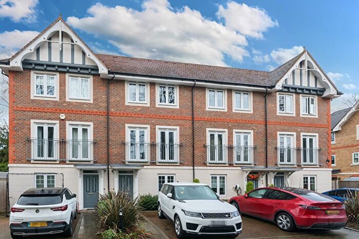 4 Bedroom Town House To Rent In Langley Road, Watford, WD17