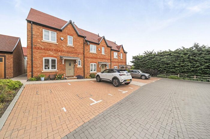 2 Bedroom End Of Terrace House For Sale In Marigold Chase, Warfield, Bracknell, RG42