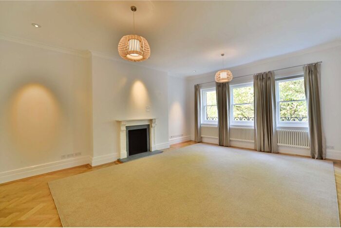 3 Bedroom Maisonette To Rent In Fitzjohns Avenue, Belsize Park, NW3