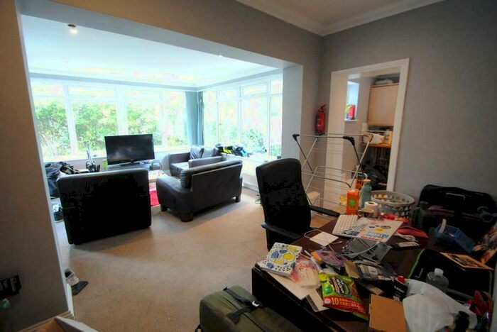 2 Bedroom Flat To Rent In Bed Ground Floor Flat In Meyrick Park - Rushton, BH3