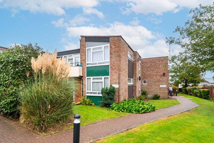 2 Bedroom Flat For Sale In Linthorpe Avenue, Wembley, HA0