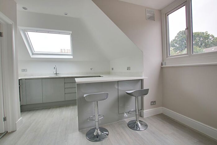 1 Bedroom Flat For Sale In Farnaby Road, Bromley, Kent, BR1