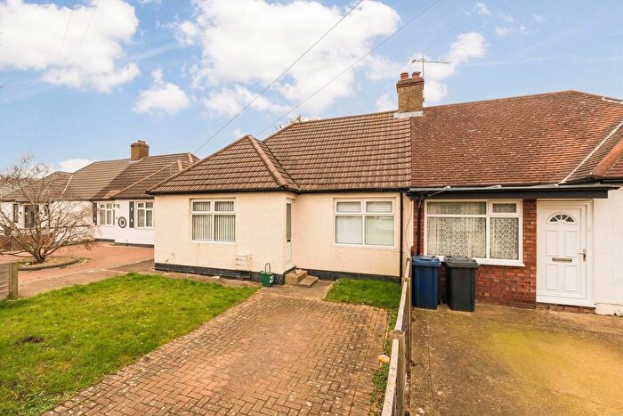 2 Bedroom Semi Detached House To Rent In Bengarth Road, Northolt, UB5