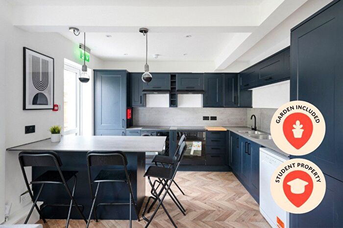 5 Bedroom Semi Detached House To Rent In Ambleside Avenue, Southmead, Bristol, Bristol, BS10