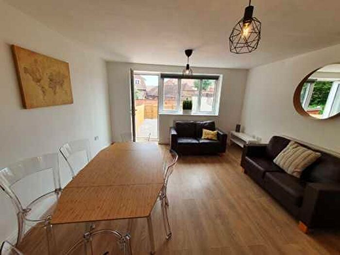 5 Bedroom Property To Rent In Northville Road, Bristol, BS7